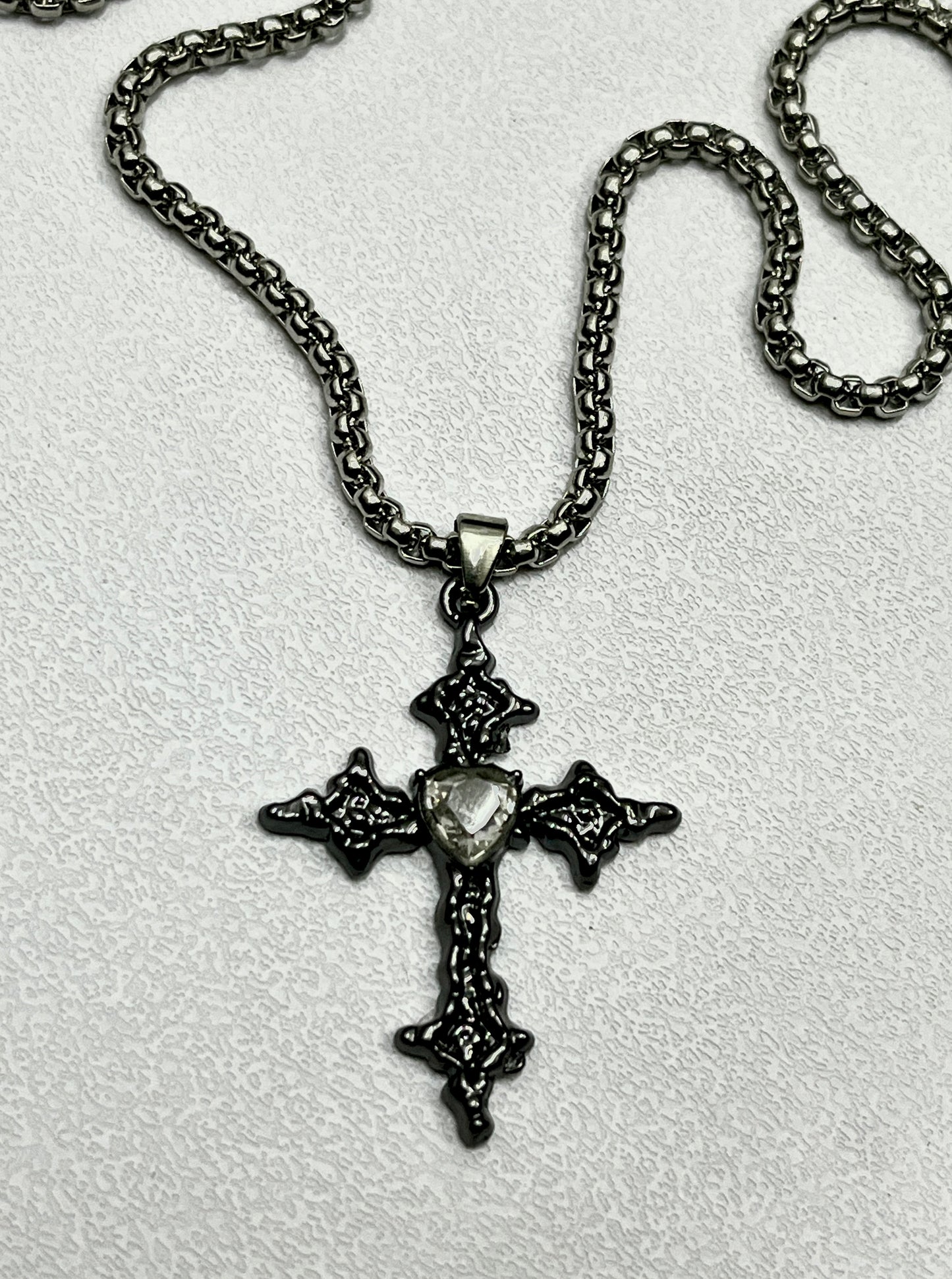 Cute gothic cross pendent with chain