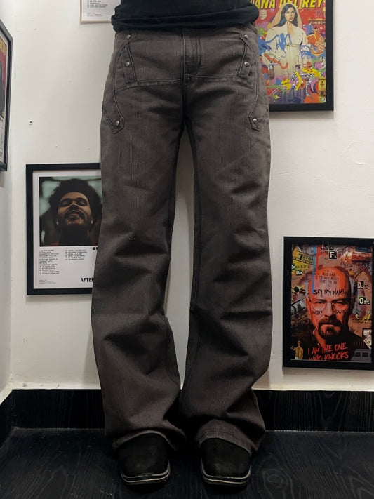 Dusty brown embroidery, baggy jeans