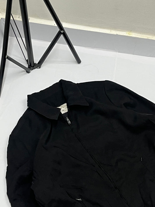 Black collar zipper jacket