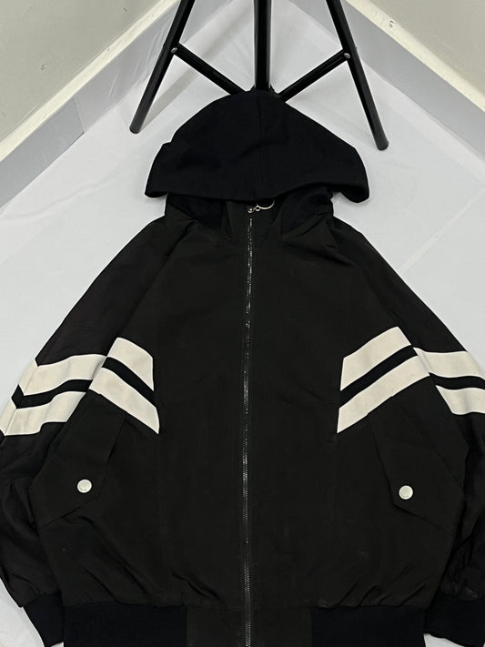 Black hoddied cropped zipper jacket