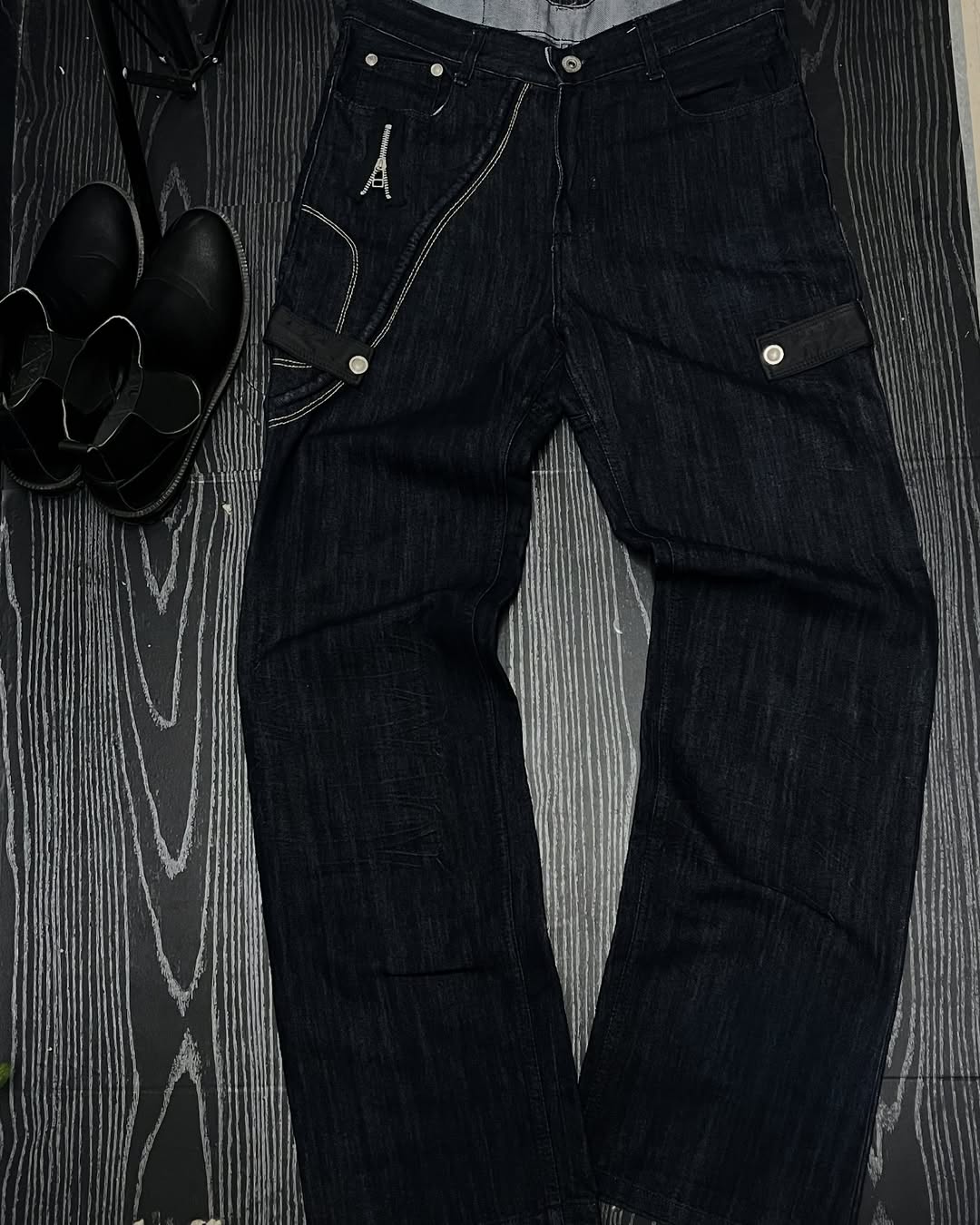 Cole material street wear jeans