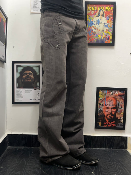 Dusty brown embroidery, baggy jeans