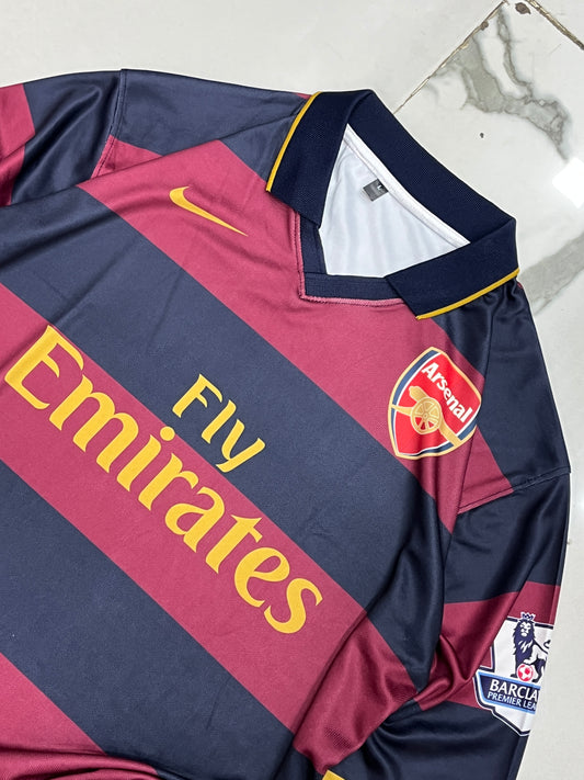 Oversized collar arsenal jersey