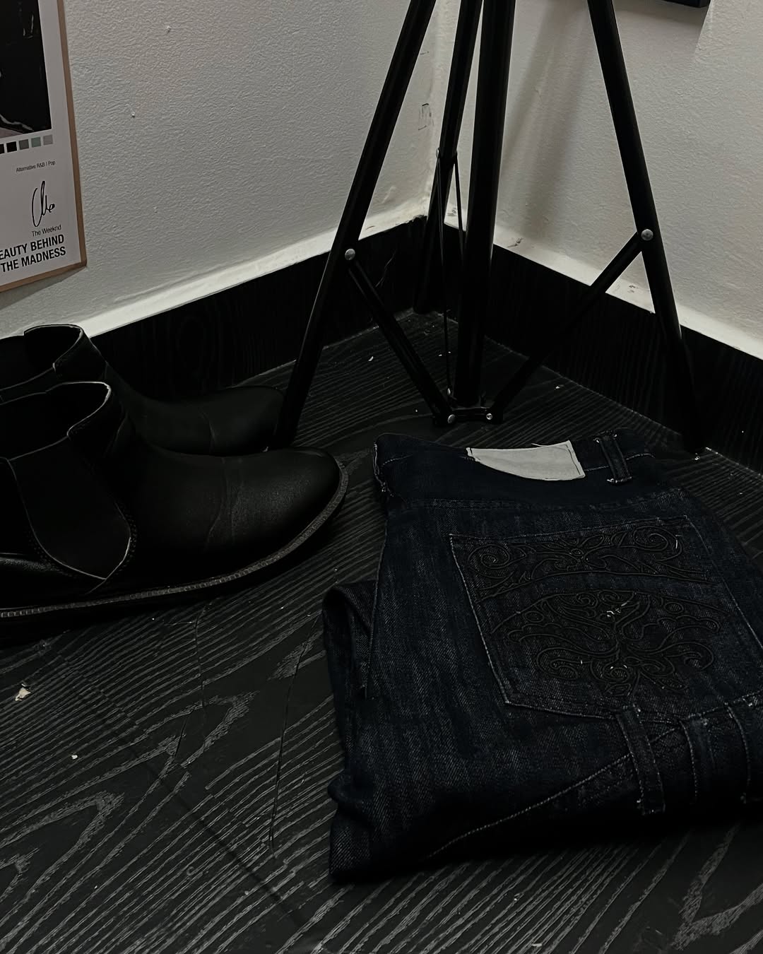 Cole material street wear jeans