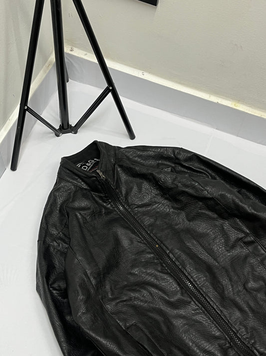 Black zipper leather jacket